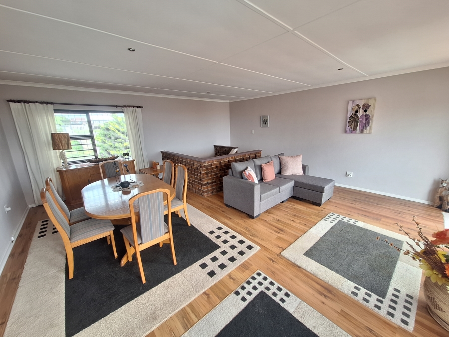 3 Bedroom Property for Sale in Wavecrest Eastern Cape